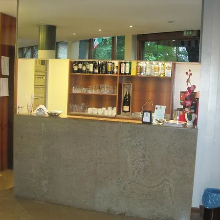 Hotel & Roma