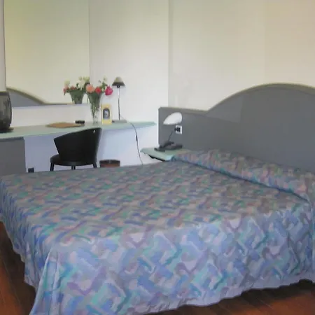 & Roma Hotel